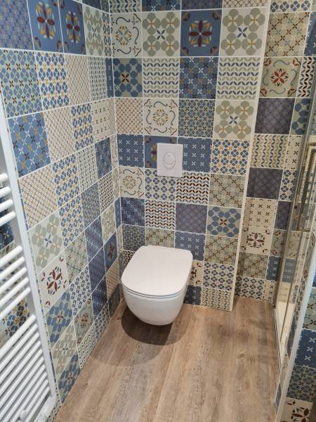 Intervention sur fuite d'eau dans les wc d'une maison sur le bassin d'arcachon