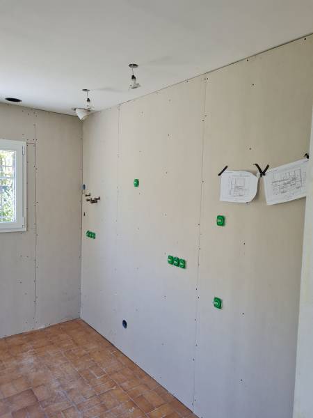 Prise électrique endommagée Bassin d’Arcachon : dépannage express chez les particuliers 6j/7